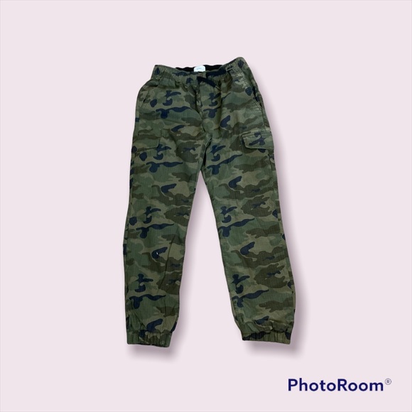 Boys old navy cargo camo pants - Picture 1 of 3
